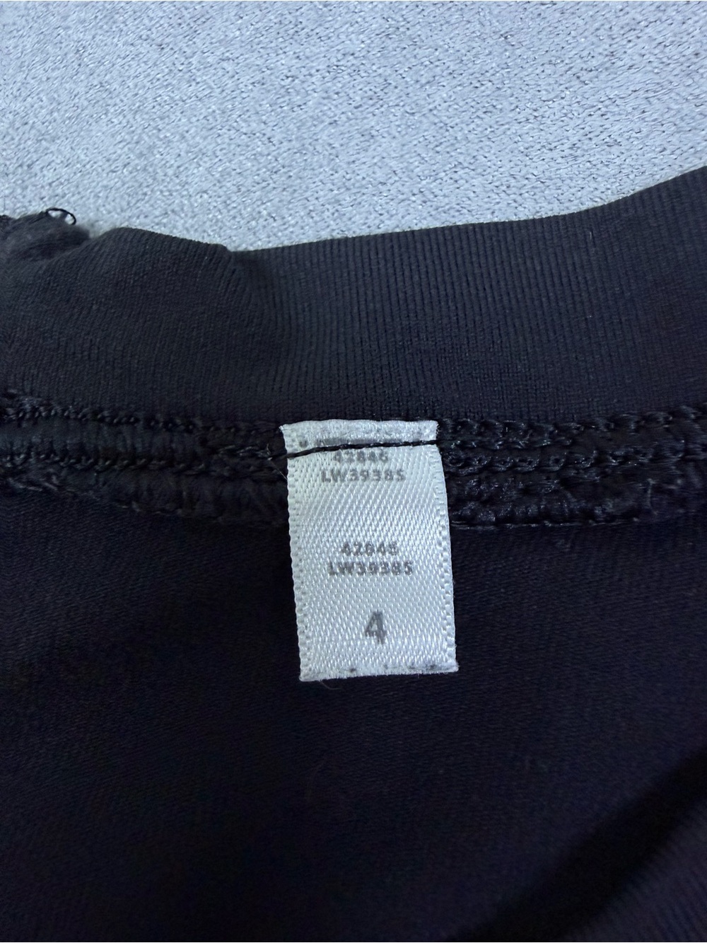 Lululemon Black Long Sleeve Crew Neck Back Zip Running Top - Picture 2 of 9